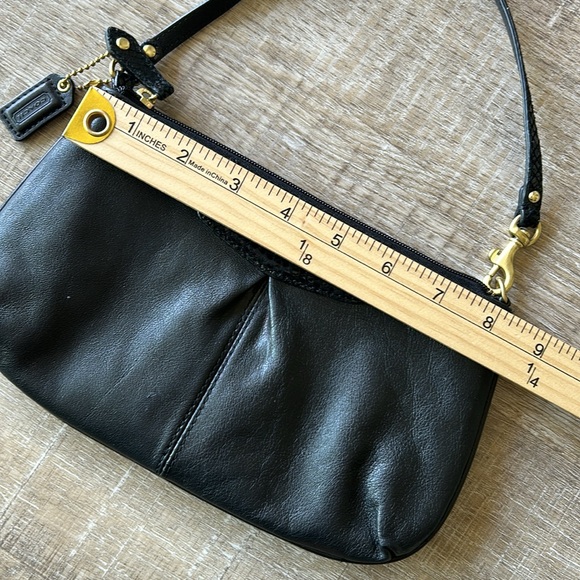 Coach Authentic Black Leather Wristlet Clutch gold hardware classic clean!! - Picture 7 of 12